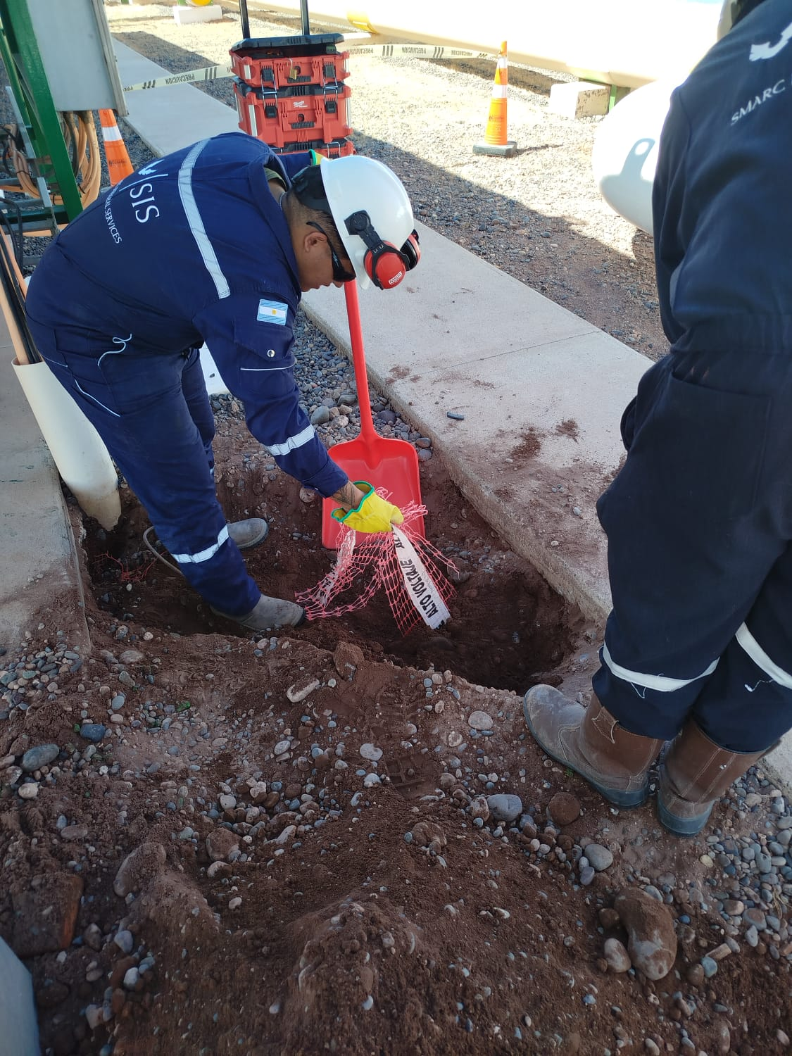 Excavación y tareas en campo